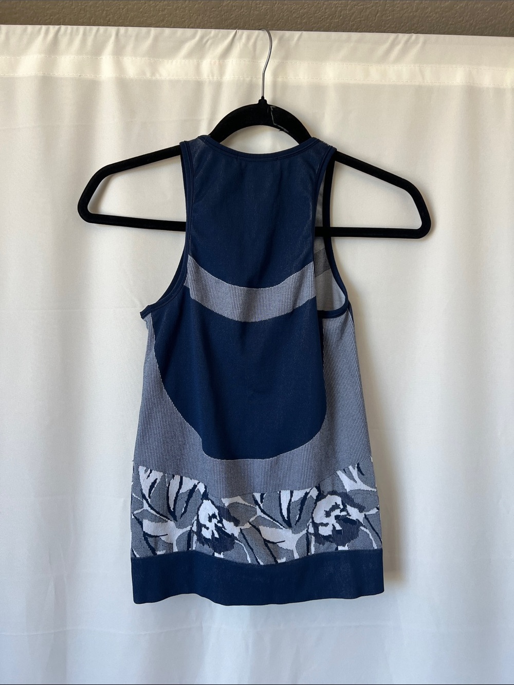 Adidas by Stella McCartney Barricade Court Seamless Sports Tank - Picture 5 of 6
